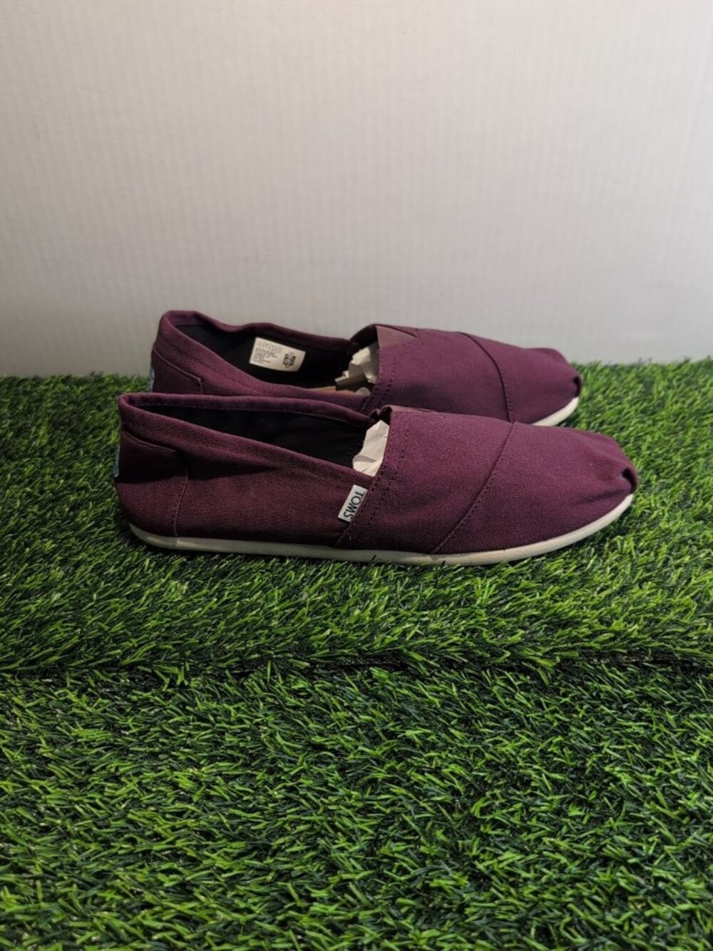 Toms Men Classic Red Mahogany Canvas Item 10006564 Size 12